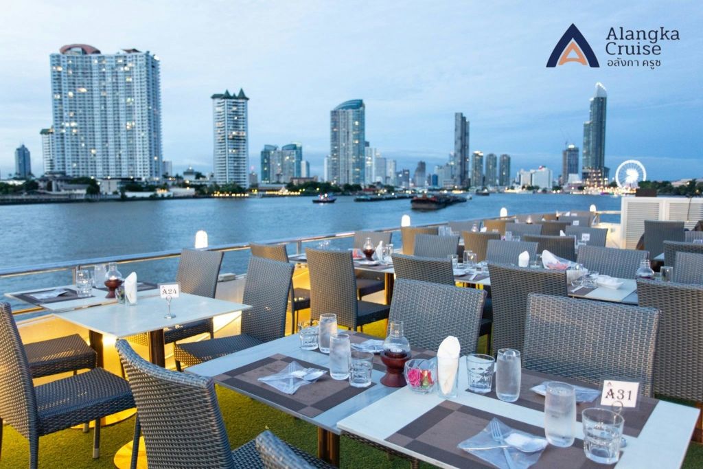 아이콘시암 부두 4번에서 즐기는 알랑카 크루즈