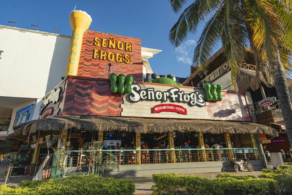 칸쿤의 세뇨르 프로그 (Señor Frog) 레스토랑