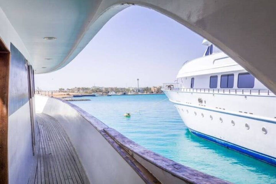 돌고래 하우스에서 즐기는 마르사알람 바다 전망 야간 드림보트