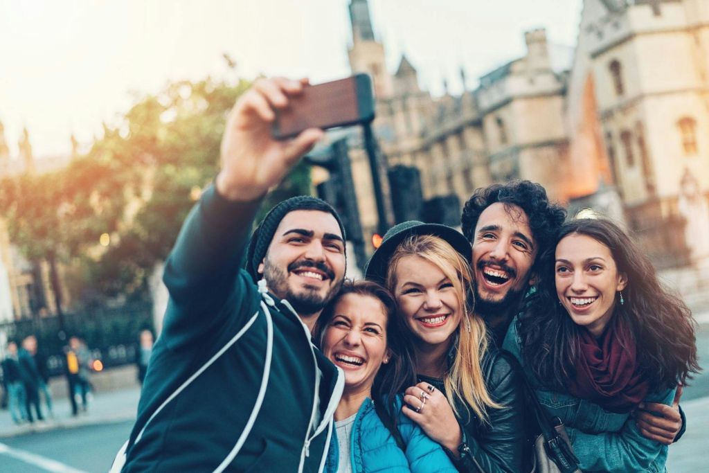 친구들과 셀카 찍기