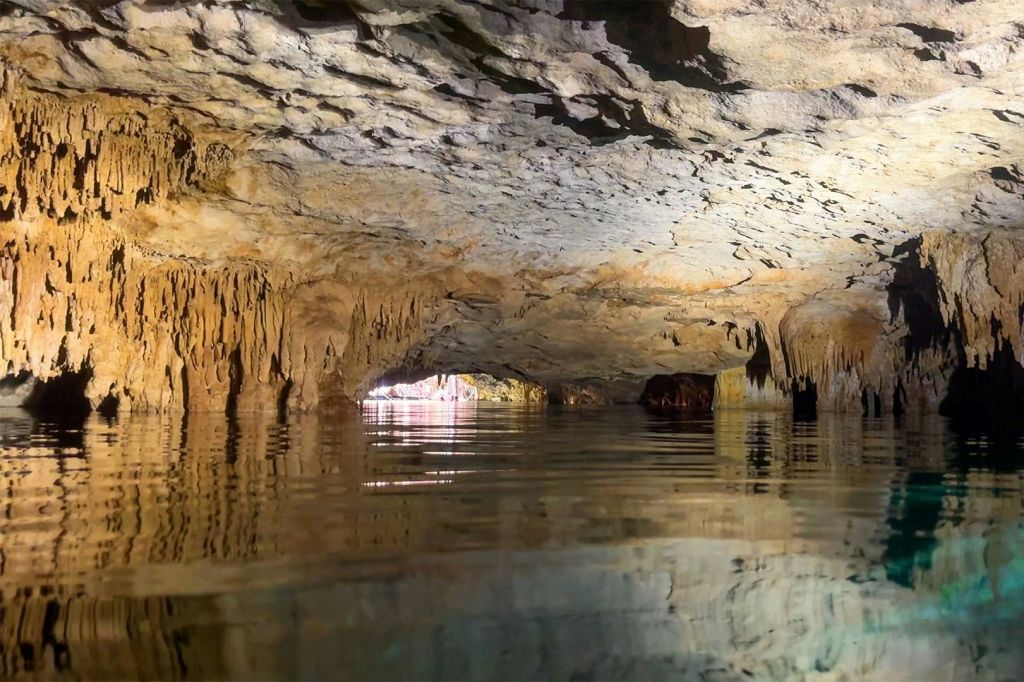 동굴 스노클링 투어