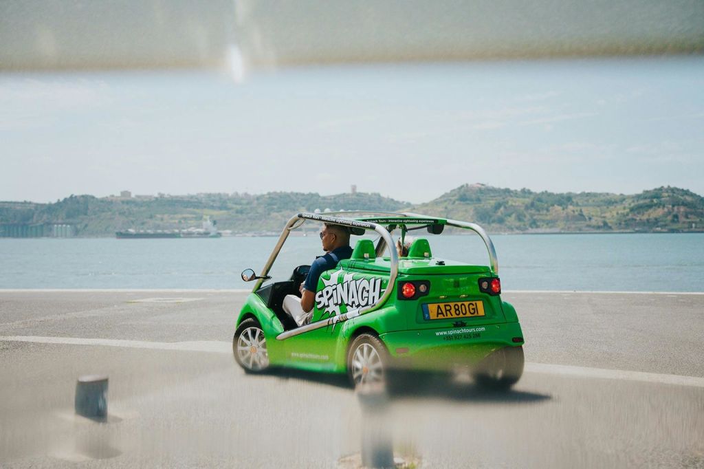 커플과 함께 즐기는 리스본 시금치 투어 (강변에서 차로 이동)