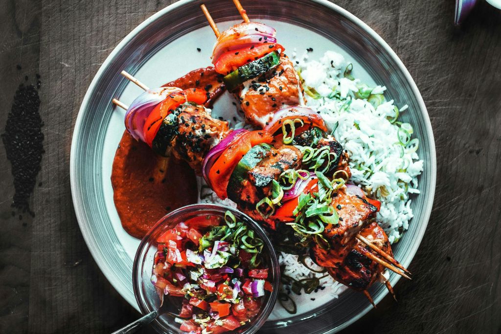 그리스식 바비큐 즐기기