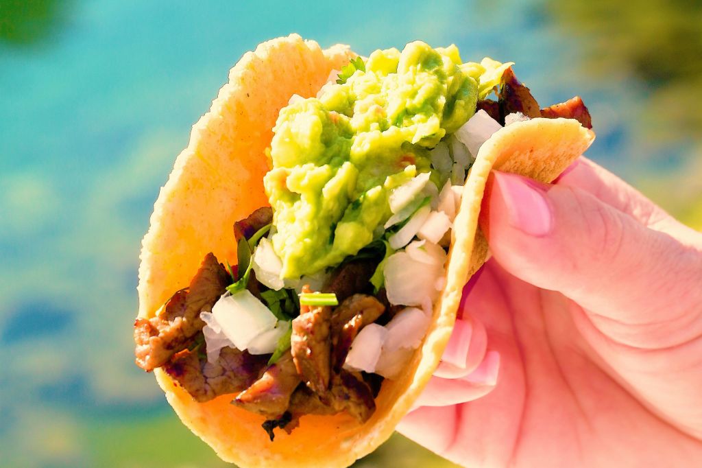 The Crack Taco 매장에서 판매하는 악명 높은 크랙 타코