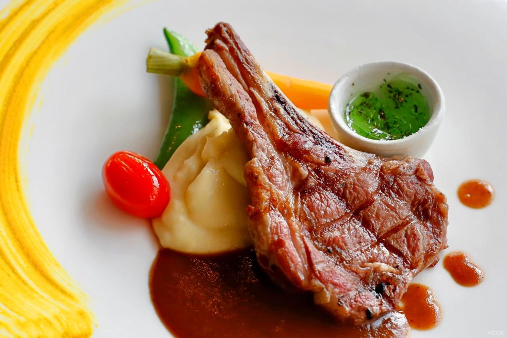 먹음직스러운 양고기를 맛볼 기회를 놓치지 마세요.