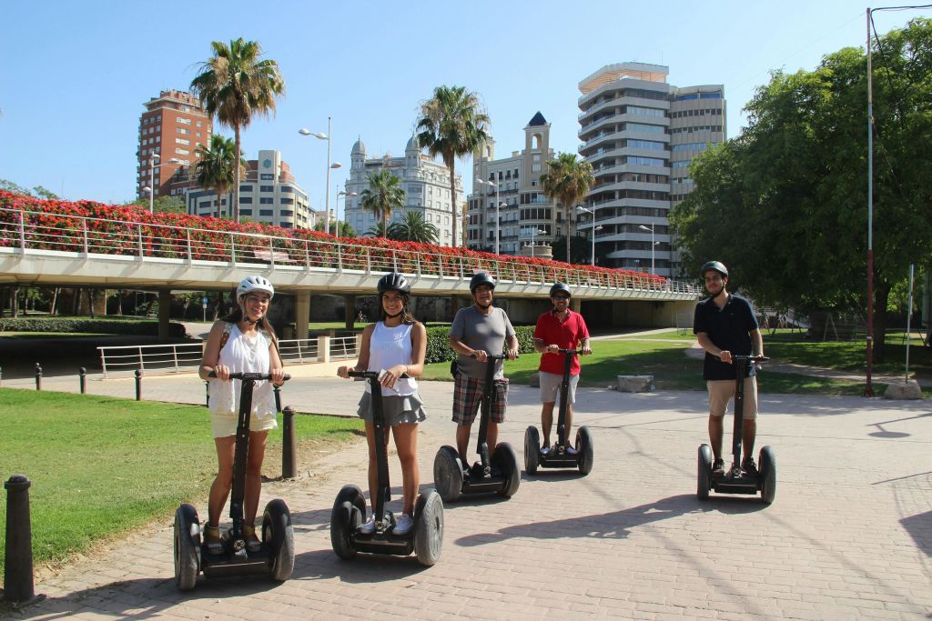 아름다운 관광: 세그웨이를 타고 즐기는 랜드마크 탐방