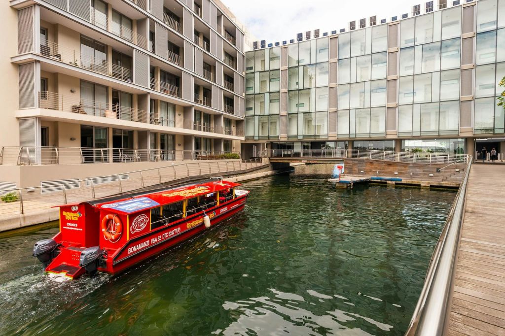 시내 최고의 수상 택시