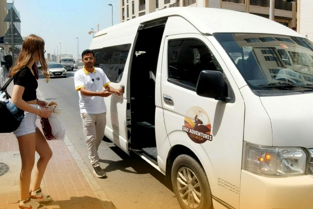 편안하고 번거롭지 않게 이동할 수 있도록 전문 기사와 함께 원활한 호텔 교통편을 이용하세요.