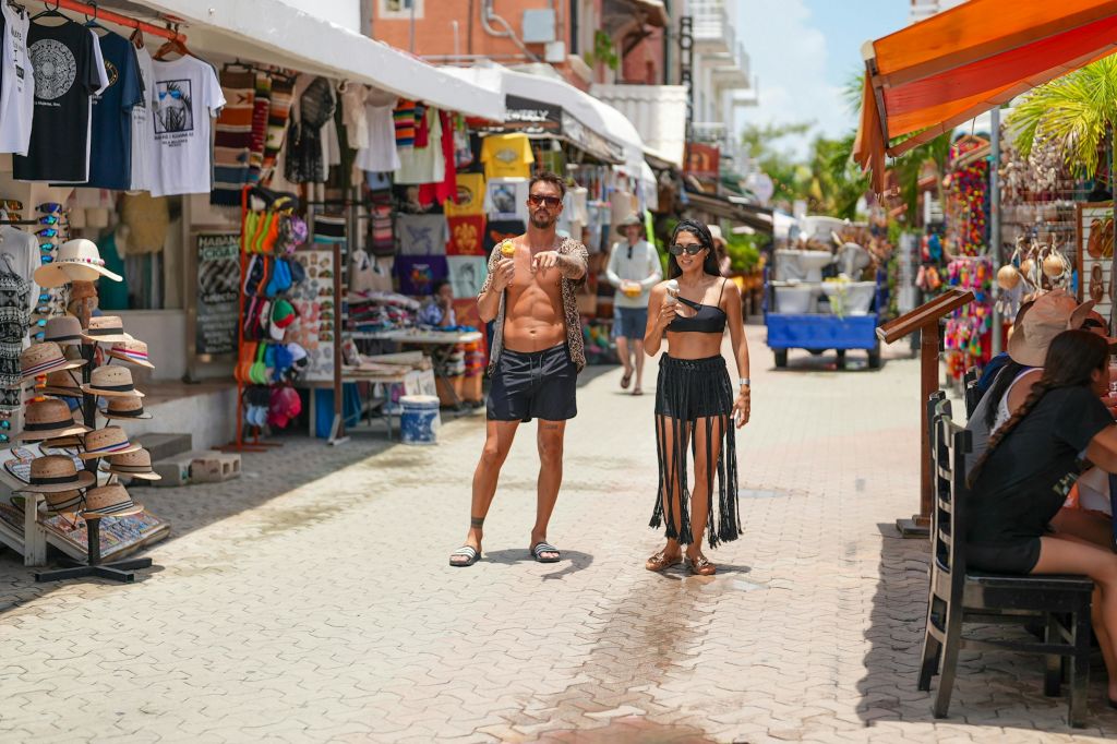 이슬라 무헤레스! 생동감 넘치는 파라다이스의 정취를 느껴보세요.