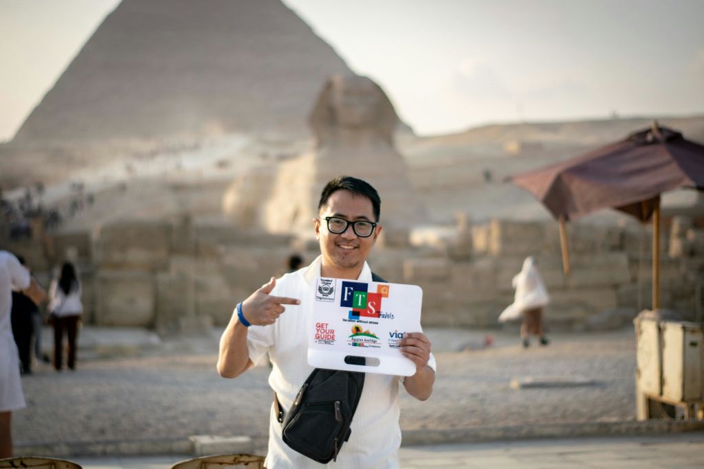 반나절 프라이빗 기자 투어: 피라미드, 스핑크스, 낙타 타기, 사진 촬영, 호텔 픽업 및 전문가 가이드.