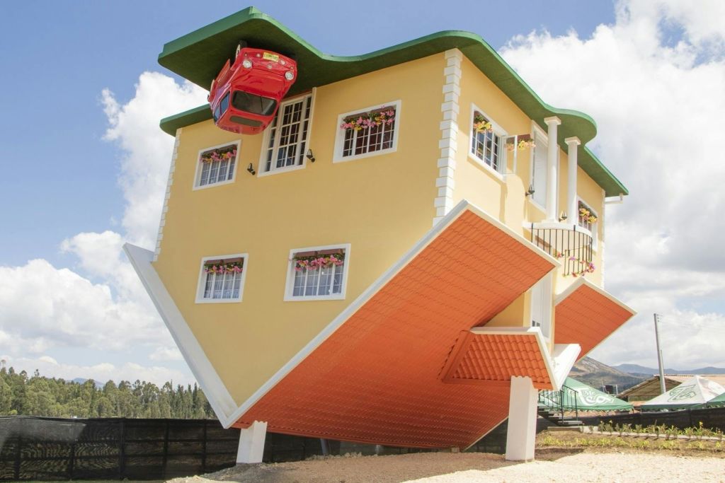 크레이지 하우스 방문하기