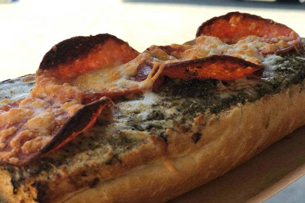 Zapiekanka - 폴란드 피자