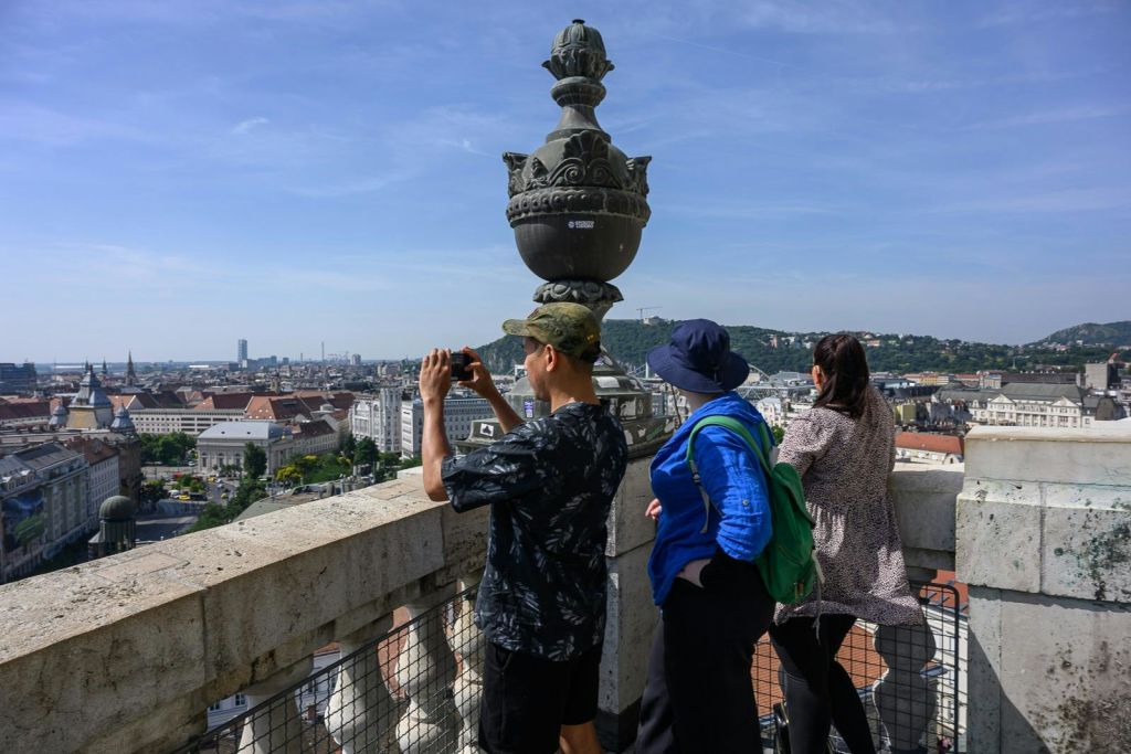 탁 트인 테라스에서 사진 촬영하기