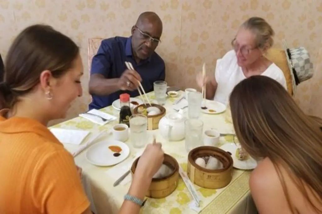 차이나타운의 음식과 문화를 만나는 도보 투어