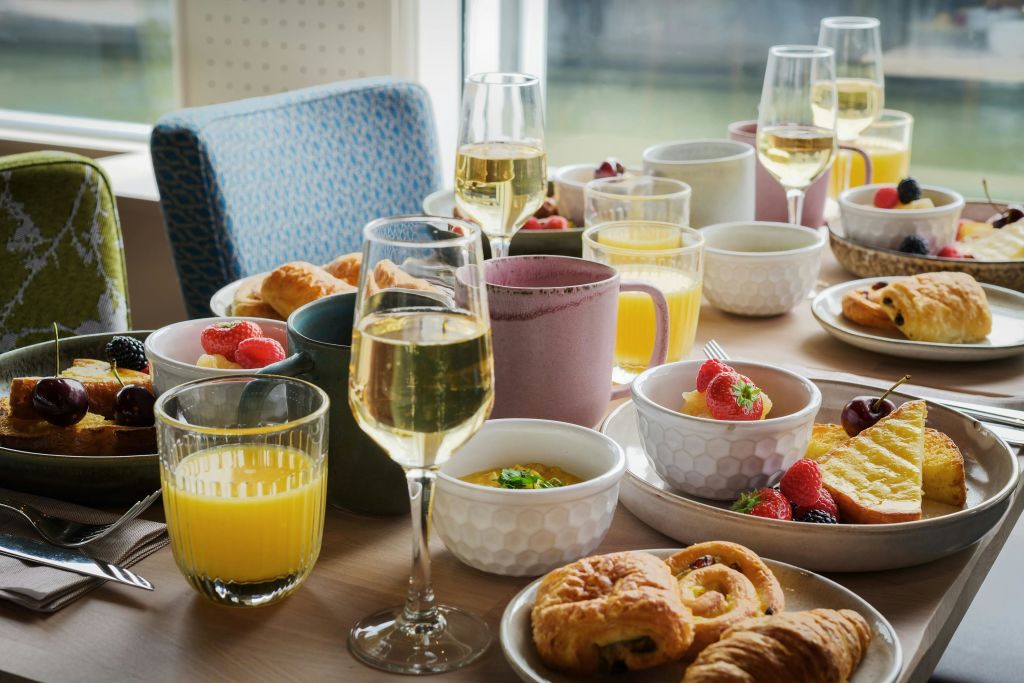 Brunch croisière sur le capitaine Fracasse lors de votre croisière sur la Seine à Paris
