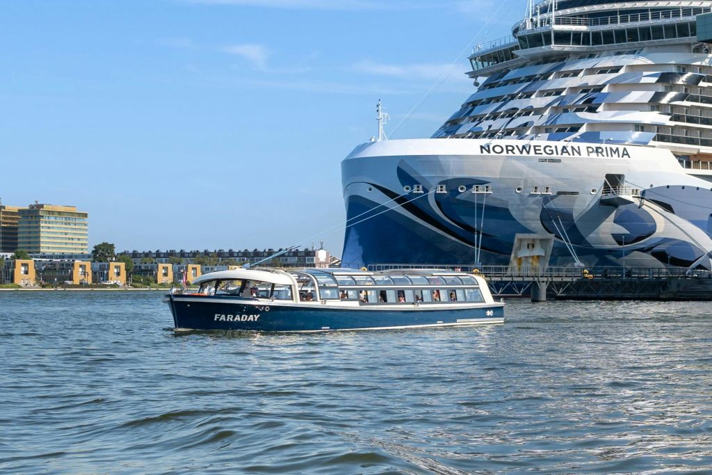 블루보트 회사와 함께하는 운하 크루즈