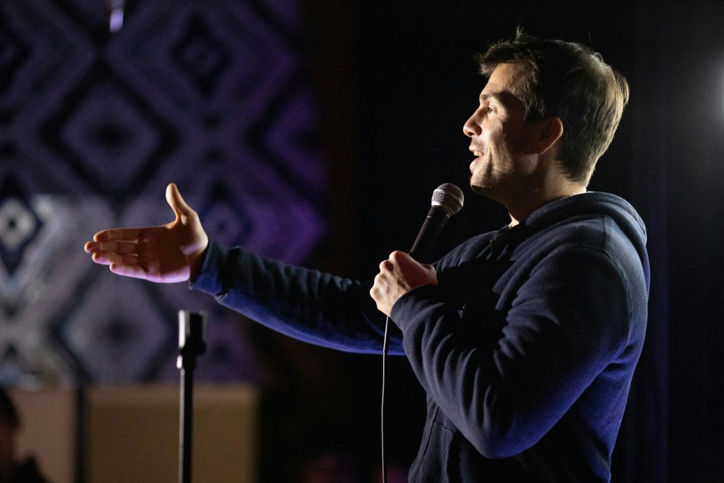 친밀한 분위기에서 즐기는 라이브 코믹스