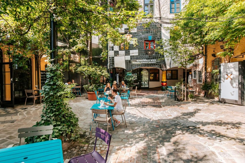 카페 프리들리히가 있는 안뜰, KusntHausVienna