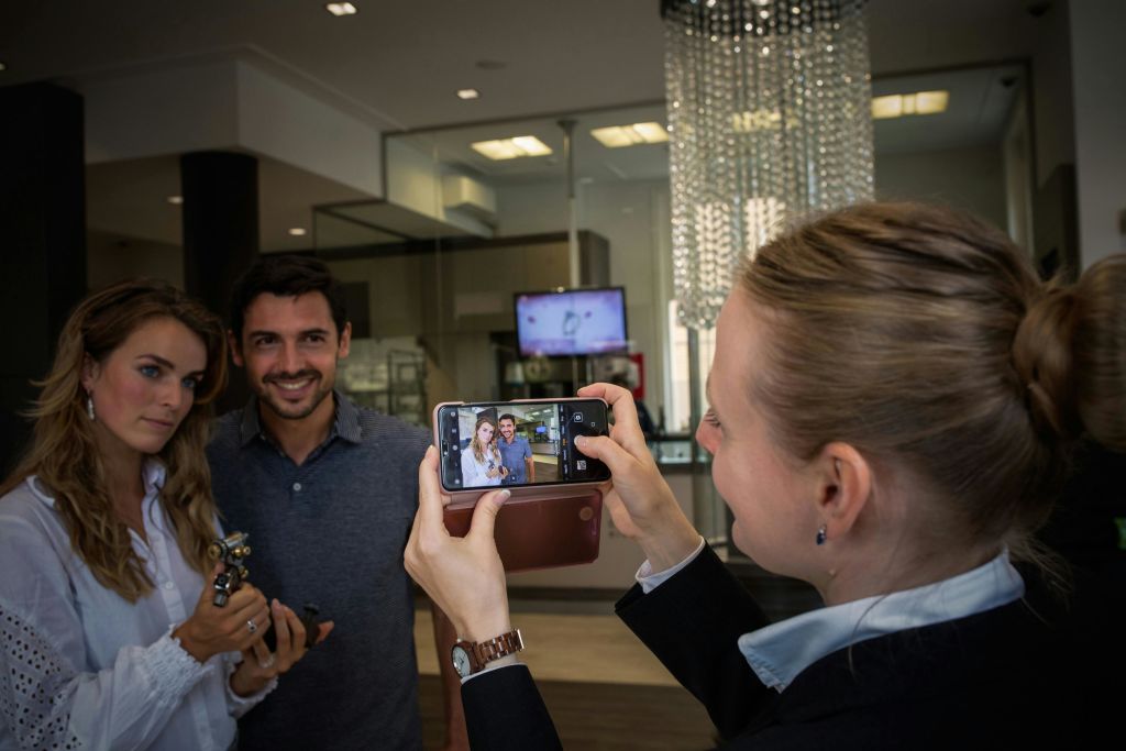 추억을 만들고 다이아몬드의 세계를 느껴보세요