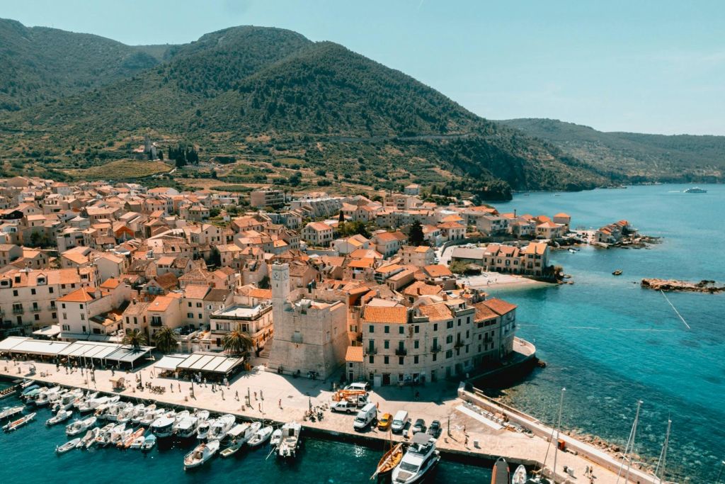 비스섬의 코미자 어부 마을