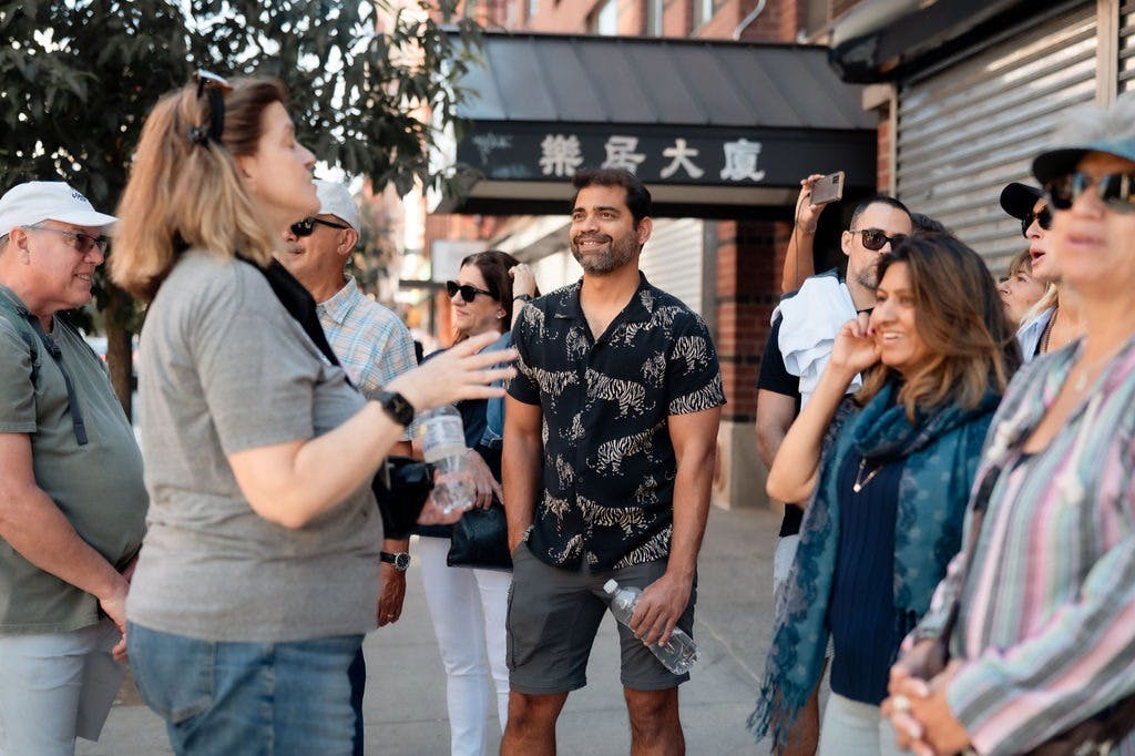 가이드와 함께하는 앤 투어 (차이나타운 거리 탐방)