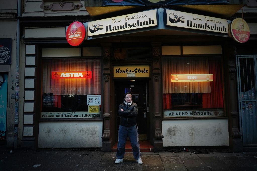 골든글러브 앞 투어 가이드, 혼카스튜브