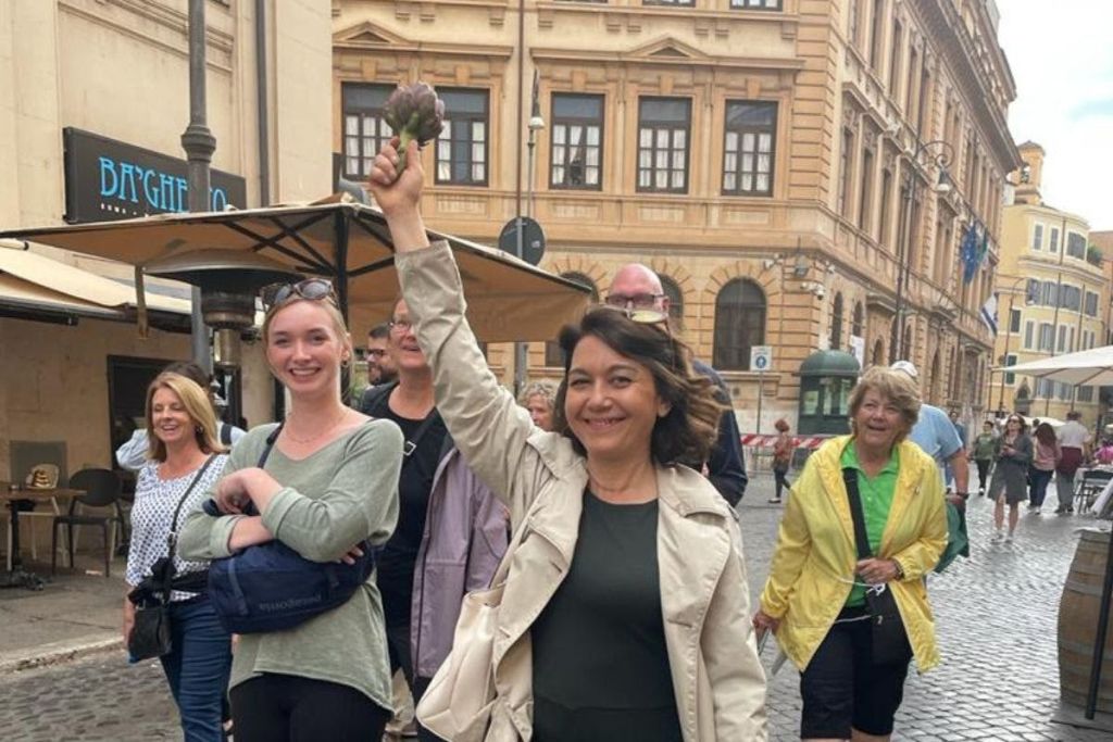 로마 식도락 도보 투어 유대인 게토에서는 현지 튀김 요리를 맛보실 수 있습니다.