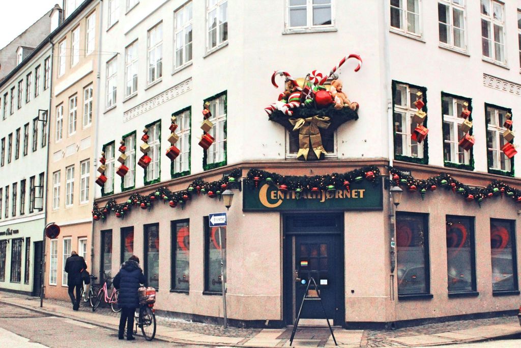 코펜하겐의 크리스마스 분위기를 느낄 수 있는 외관