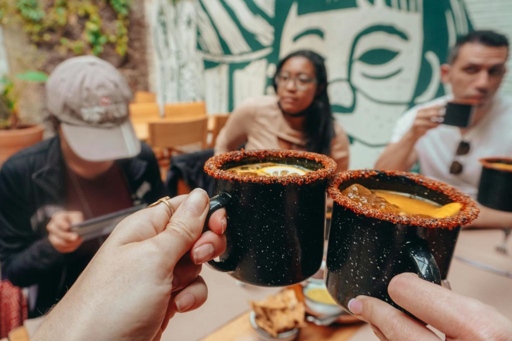 토스트와 칵테일