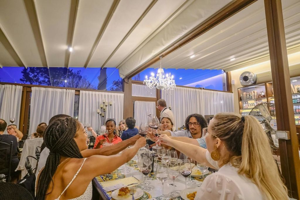 지하실에서 즐기는 토스트