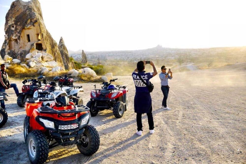 일몰에 즐기는 ATV 투어