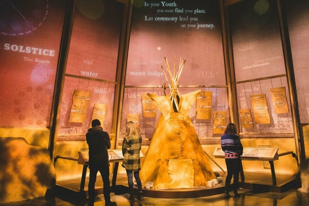 포트에드먼턴 공원에서 즐기는 원주민 체험