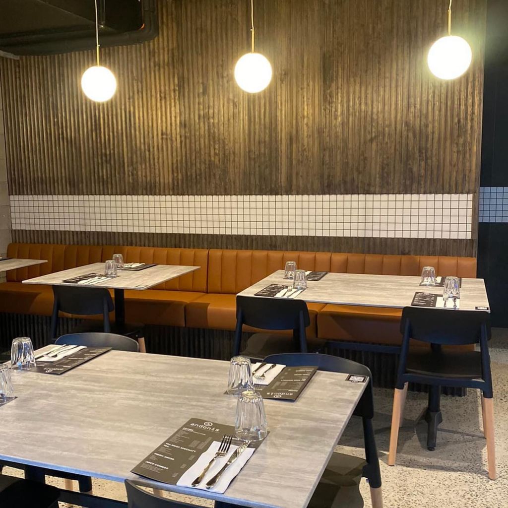 안도니스 카페 앤 바 포티튜드 밸리 점