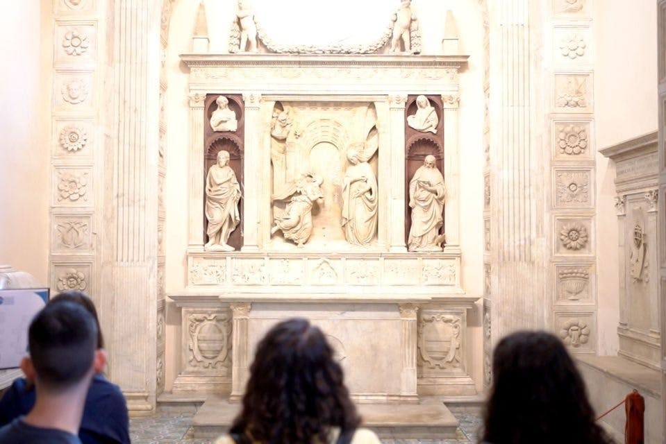 브랑카치오 예배당에서 만나는 도나텔로의 부조