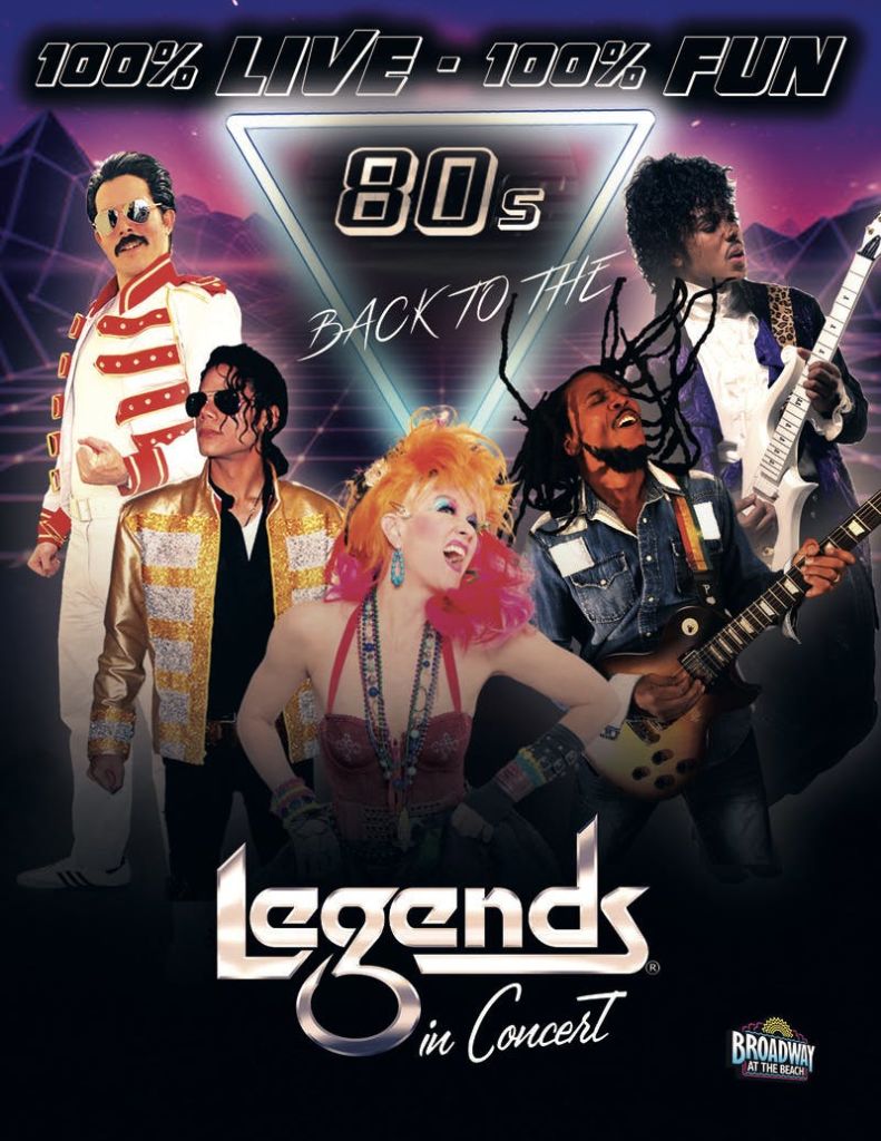 "100% LIVE - 100% FUN - 80S BACK TO THE" 라고 쓰인 네온 사인 아래에서 80년대 스타일의 의상을 입은 5명의 뮤지션이 포즈를 취했습니다.