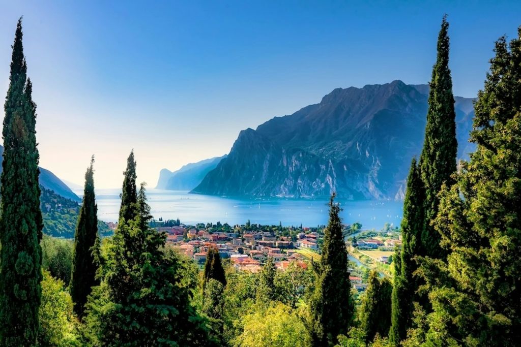 가르다 호수의 파노라마 전망
