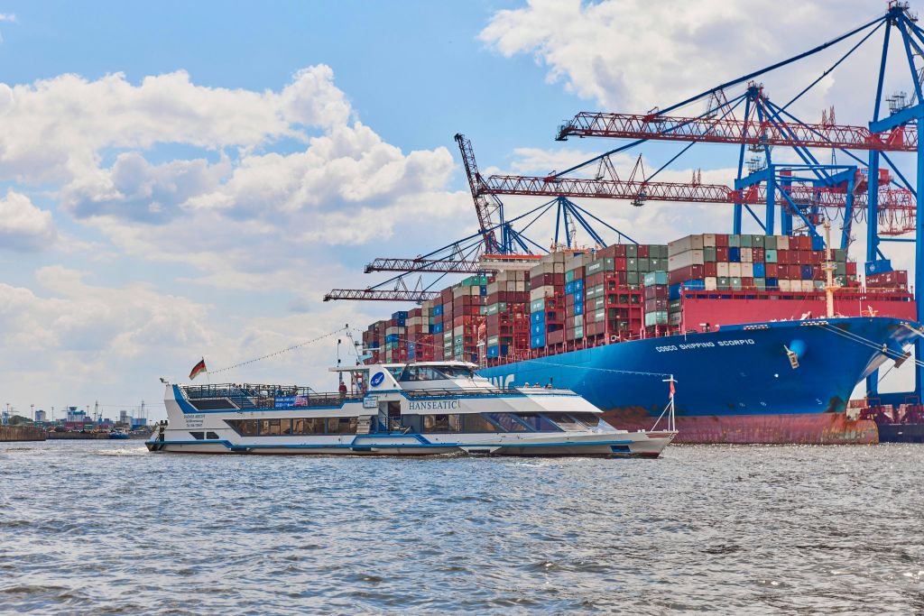 컨테이너 항구로 떠나는 항구 투어