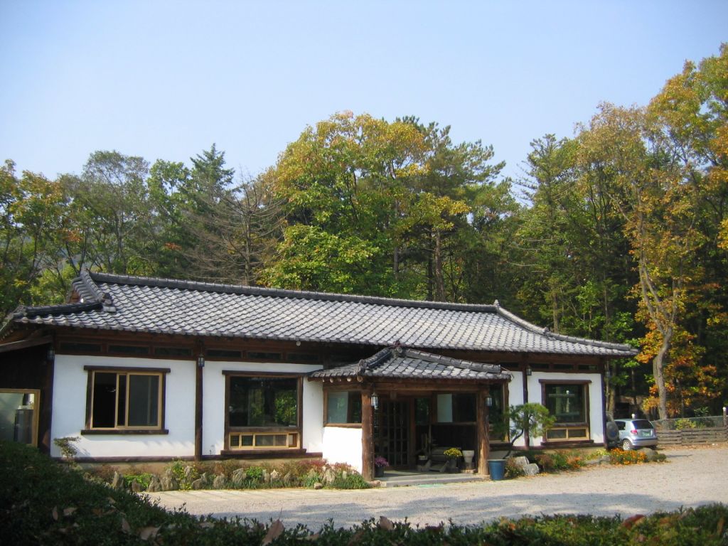 소령원 숲속