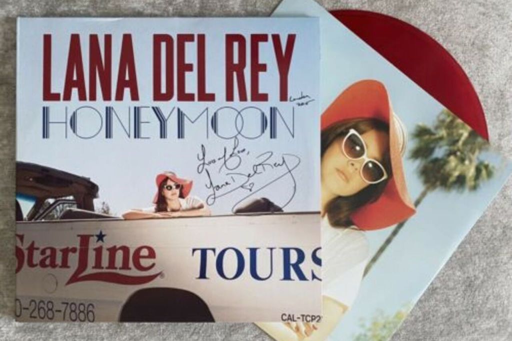 라나 델 레이 (Lana Del Rey) - 스타라인 투어 '유명인의 집' 오리지널 투어 버스