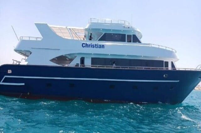 하마타에서 즐기는 사타야 돌고래 하우스 보트 투어