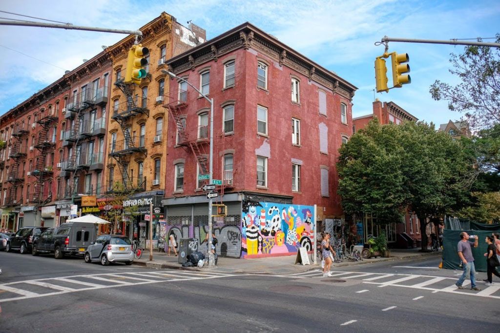 브루클린의 거리 벽화 작품 감상하기