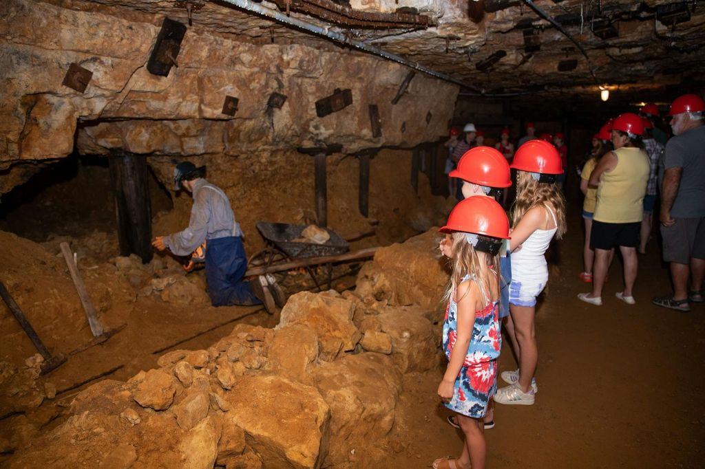 베반스 광산 지하 광산 투어.