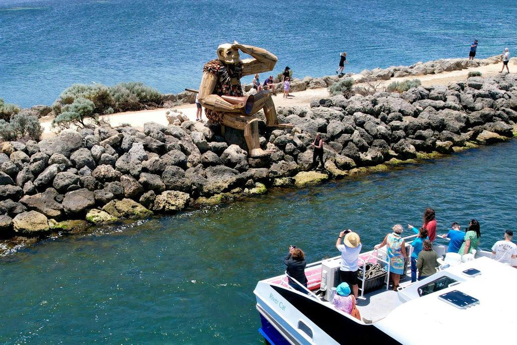 세바의 노래 거인
