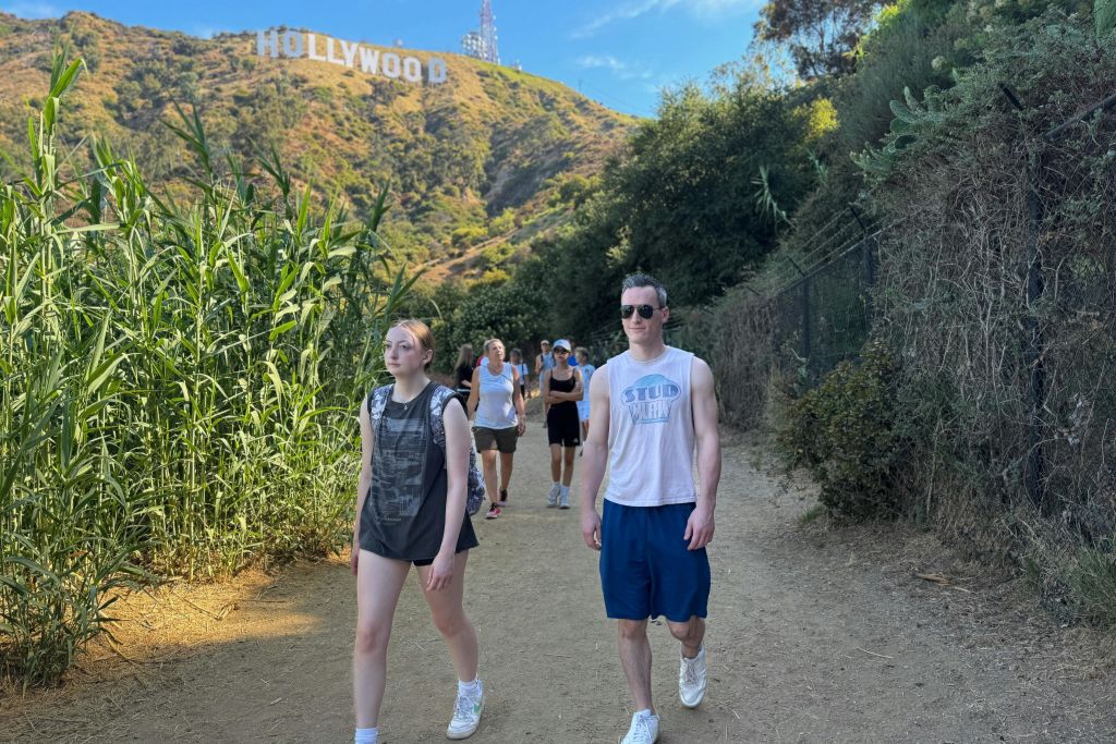 할리우드 사인 하이킹에서 좋아하는 유명 인사를 만날 수 있습니다.