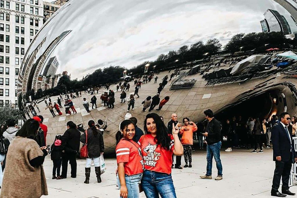 시카고의 명소를 둘러보는 도보 & 푸드 투어