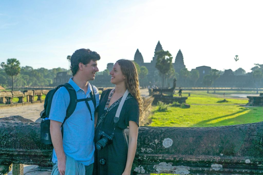 전문 역사학자 가이드와 함께 가장 아름다운 앙코르와트 사원을 둘러보세요.