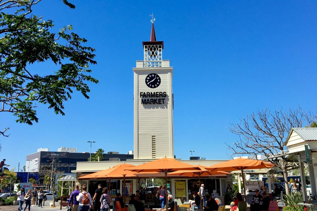 파머스 마켓 앳 더 그로브