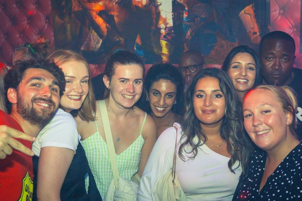 최근 펍 크롤에서 만난 친구들.