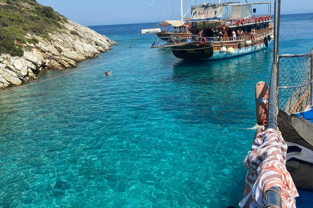 지하 보트 여행