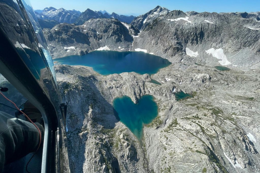 브리티시컬럼비아주 오지의 아름다운 알파인 호수. 인구: 0